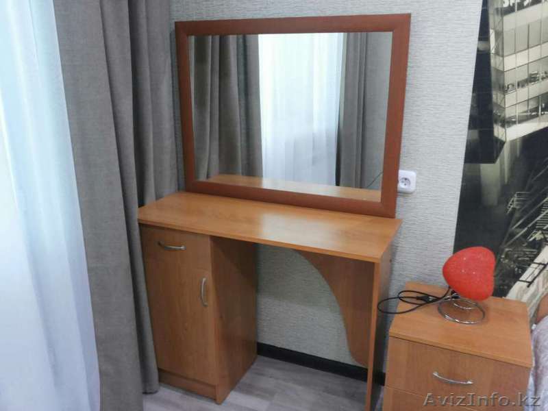 Продам дамский столик - Изображение #1, Объявление #1359648