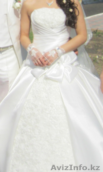 продам шикарное сногсшибательное свадебное платье - Изображение #4, Объявление #738549